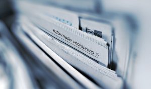 De informatie voorsprong bij wedden