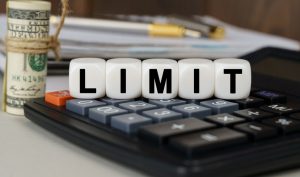 Minister Weerwind kondigt verplichte speellimieten aan in het online casino